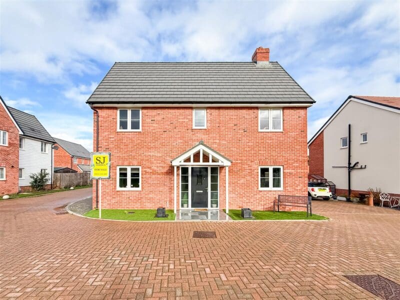 Oak Crescent, Burnham-On-Crouch